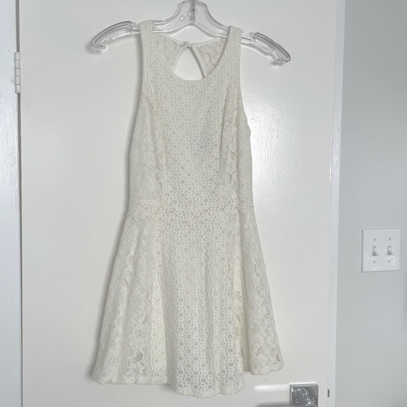GUESS, Floral Lace Dress, Cream, Size 0 Bridal - Picture 1 of 4